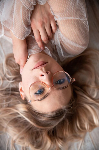 Silvia White - Escort Girl from Victorville California