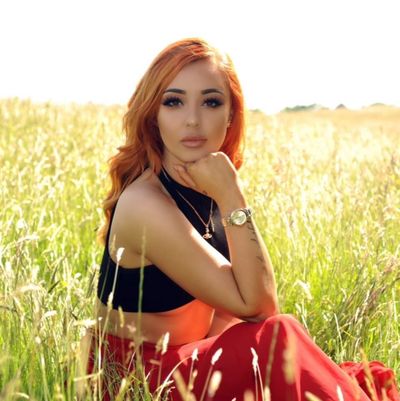 Brunette Escort in Pomona California