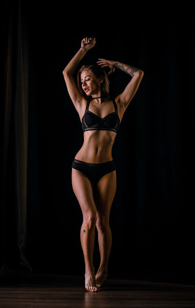 U Vrays - Escort Girl from Naperville Illinois