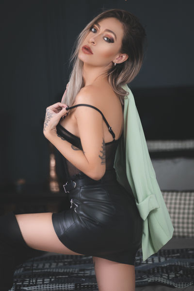 Viktoria Rashel - Escort Girl from Anaheim California