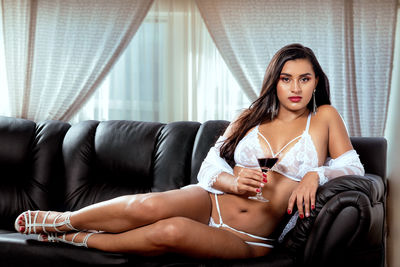 xmonaxmartinx - Escort Girl from Thornton Colorado
