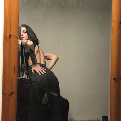 Alice Sewell - Escort Girl from Lancaster California