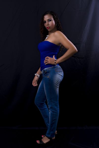Yesenia Rios - Escort Girl from Hillsboro Oregon