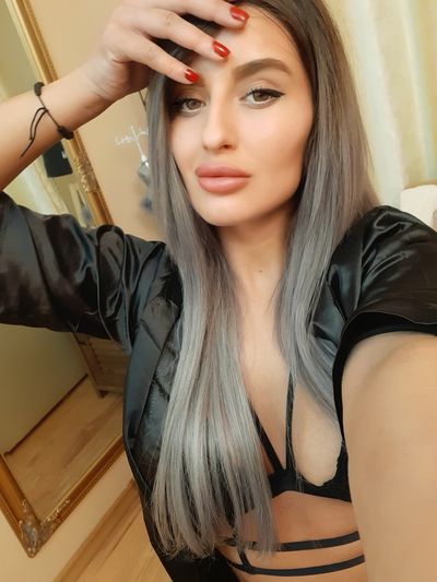 Zoe Evelyn - Escort Girl from Reno Nevada