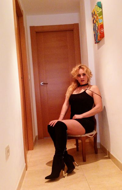 Katarina Kinsky - Escort Girl from Cedar Rapids Iowa
