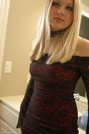 18 year old girl Nicole Ray showing off her tits and twat on golf course