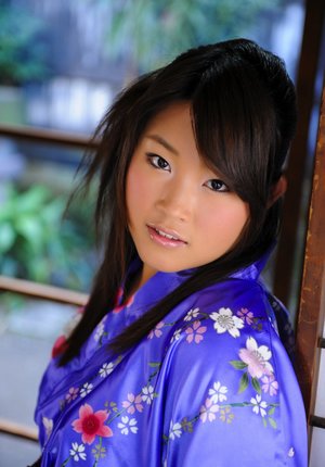 18 year old girl loses her virginity wearing knee socks in the bathroom