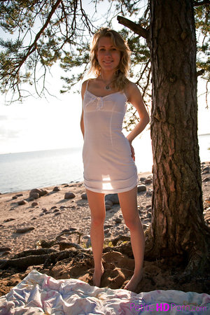 18 year old Bailey Brookes loosing nice natural tits and pink cunt free