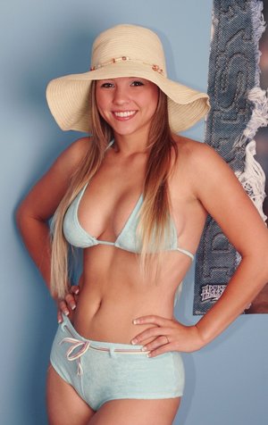 18 year old Bailey Brookes loosing nice natural tits and pink cunt free