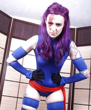 18 year old cutie Carmen Callaway sexys her two study buddies at the same time