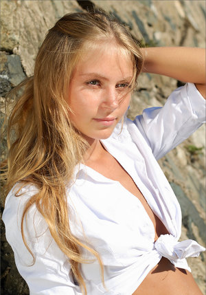 18 year old braces clad cutie Liza Rowe stripping naked if you please