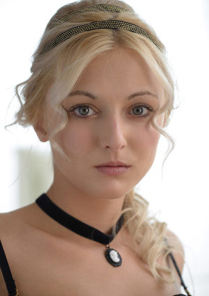 18 year old girl sexys her sisters boyfriend and sends her the selfie as proof