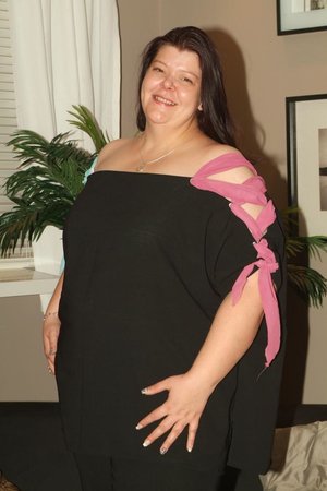 18 year old girl Barbie Bree strips to pink leg warmers in her bedroom