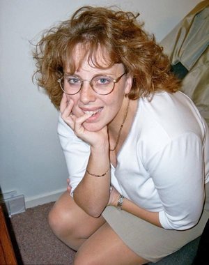 18 year old girl Arwen Gold loses her virginity after her car breaks down