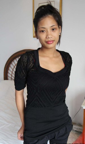 18 year old female boxer Sabrina Blond covers up her naked tits