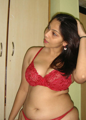 18 year old cutie Carmen Callaway sexys her two study buddies at the same time