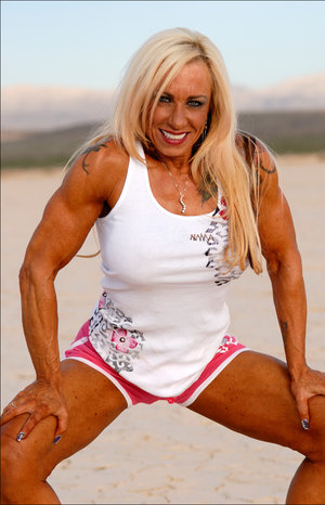 18 year old Brooke Lynn giving and receiving oral sex before facial cumshot