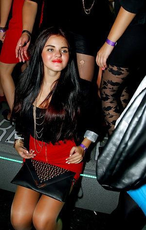 Interracial lesbian party with beautiful babes licking pussies