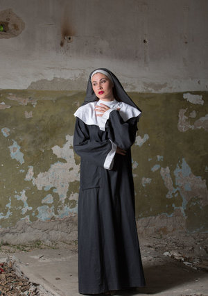 18 year old girl Barbie Bree strips to pink leg warmers in her bedroom