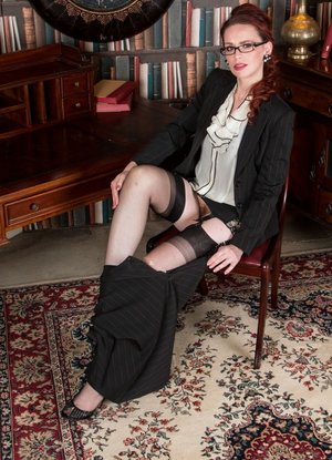 18 year old female boxer Sabrina Blond covers up her naked tits