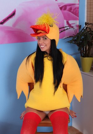 18 year old black girl Nia Nacci doffs school clothes to poses naked